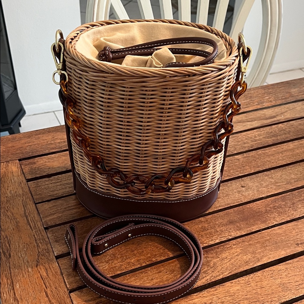NWOT  Wicker Weave Handmade Artisan Bucket Bag w/ extra crossbodystrap